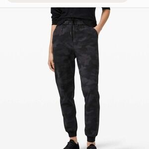 Lululemon Stretch High Rise Jogger Heritage 365 Camo Deep Coal Size 8